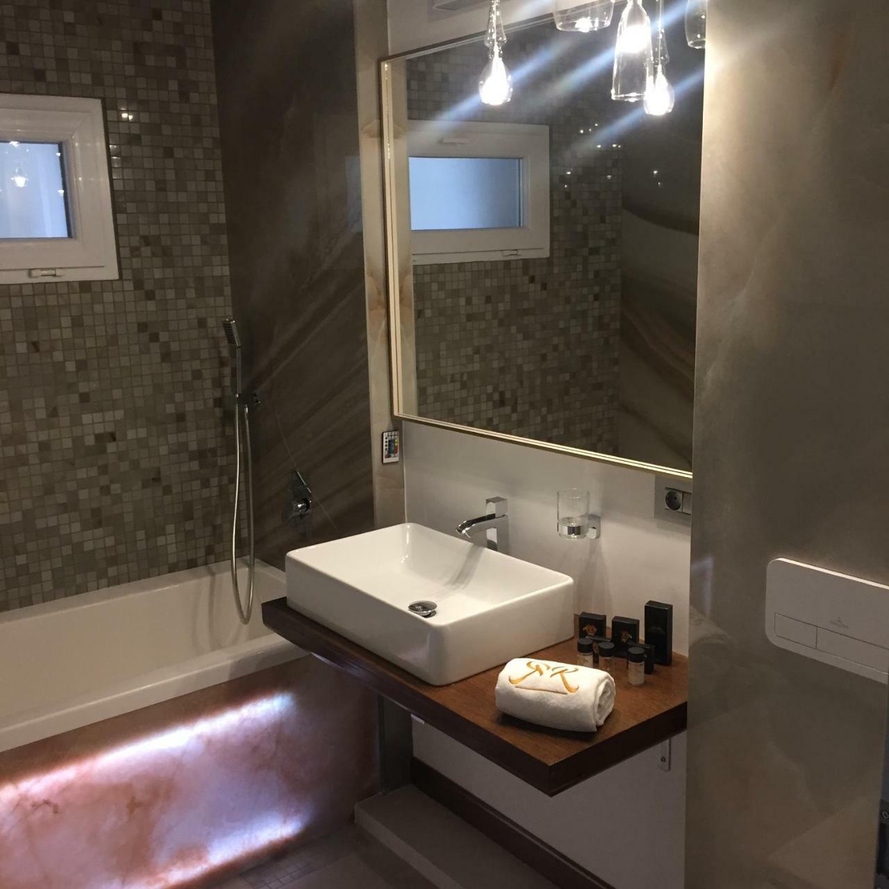 Rubio Residence - Accmonia Luxury Apartment Arad Luaran gambar