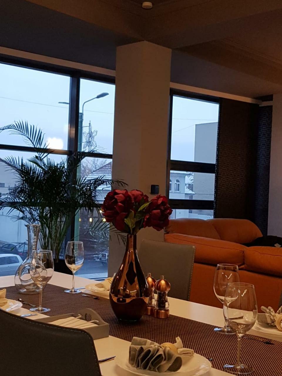 Rubio Residence - Accmonia Luxury Apartment Arad Luaran gambar